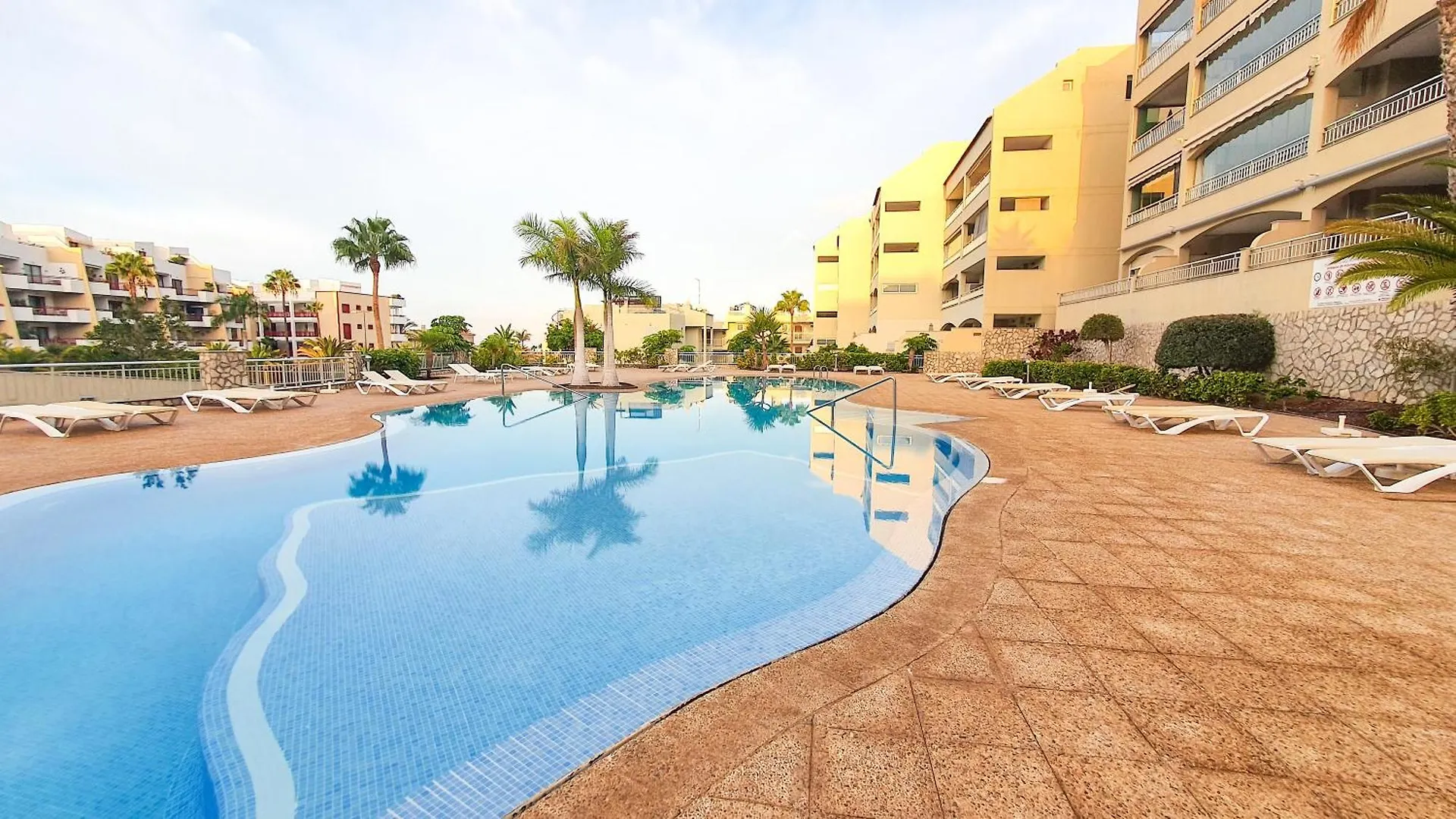 Apartamento Ocean View & Sunset Palm-Mar, Pool, Parking