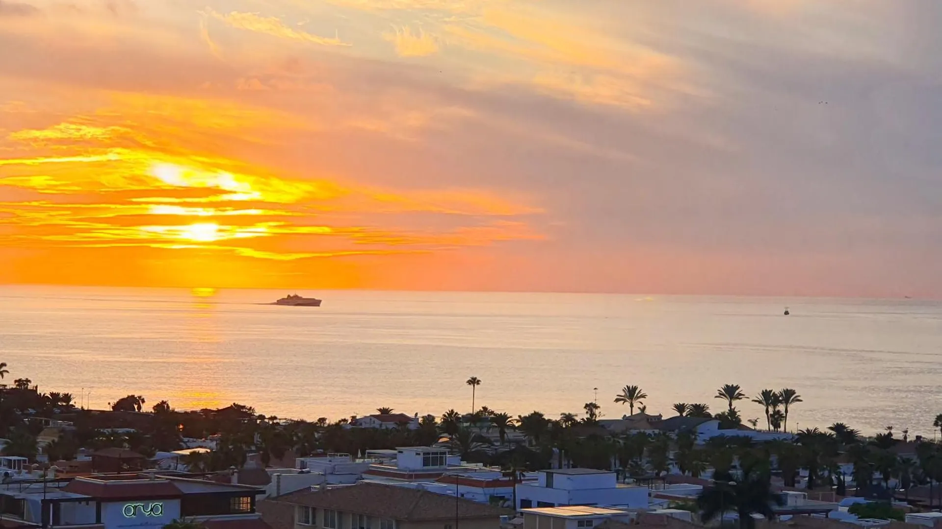 Apartamento Ocean View & Sunset Palm-Mar, Pool, Parking
